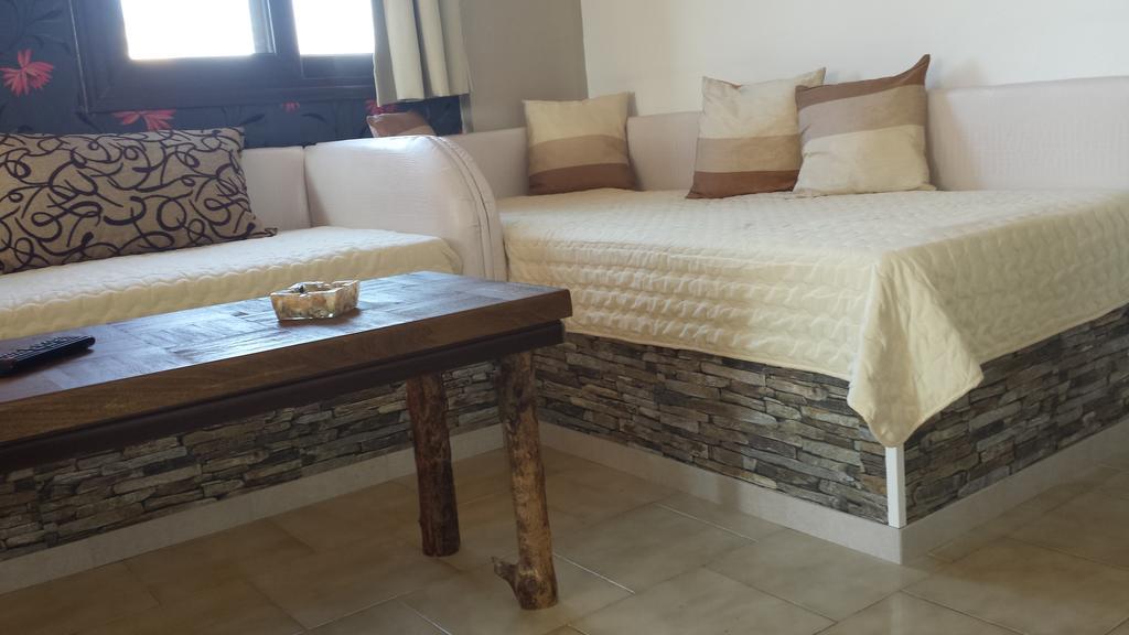 Takis Hotel Apartments Ialysos  Quarto foto