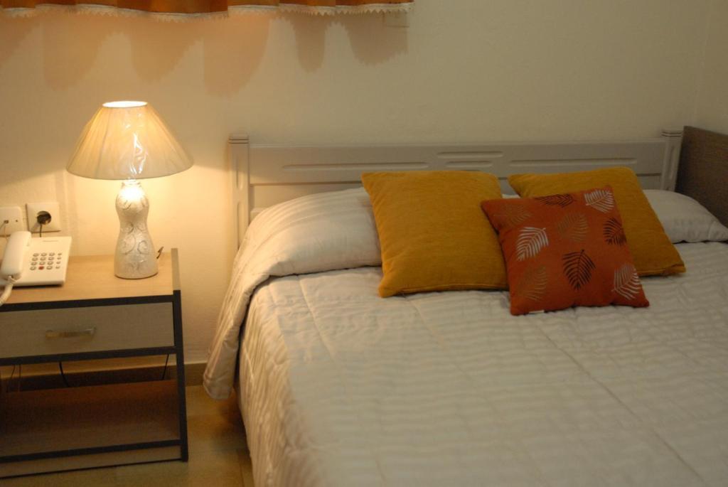 Takis Hotel Apartments Ialysos  Quarto foto