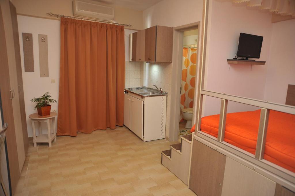 Takis Hotel Apartments Ialysos  Quarto foto